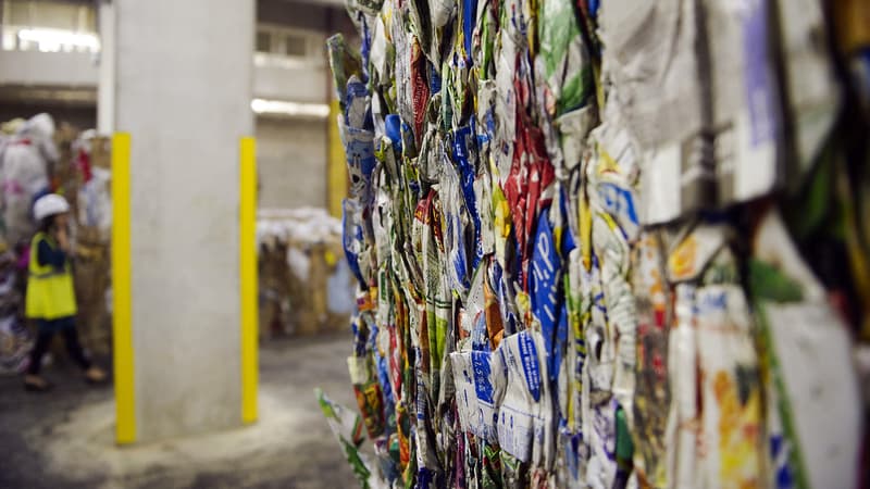 Photo de déchets sur le site du 1er centre de tri dans Paris intra-muros, le 04 mai 2011 à Paris. (Illustration)