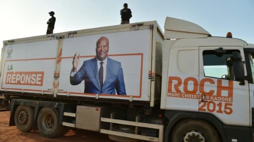 Un camion de campagne du candidat à la présidentielle burkinabé Roch Marc Christian Kaboré à Ouagadougou le 27 novembre 2015 Un camion de campagne du candidat à la présidentielle burkinabé Roch Marc Christian Kaboré à Ouagadougou le 27 novembre 2015