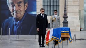 Emmanuel Macron le 14 février 2024 lors de l'hommage à Robert Badinter à Paris