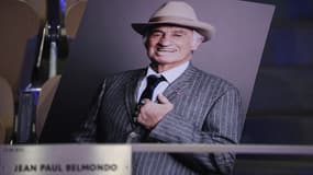 Le portrait de Jean-Paul Belmondo à Roland-Garros, dans la loge à son nom