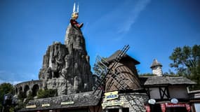Des boutiques et des manèges du parc d'attractions Astérix, au nord de Paris, en juin 2021 (photo d'illustration).