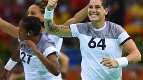 L'arrière des Bleues Alexandra Lacrabère veut croire en la "qualité de son groupe" avant le championnat d'Europe de handball.