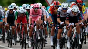 Le maillot rose Isaac Del Toro lors de la 12e étape du Giro, le 22/05/2025