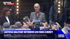 "C'est très émouvant de vous revoir": Laeticia Hallyday s'adresse aux fans du rockeur devant Bercy