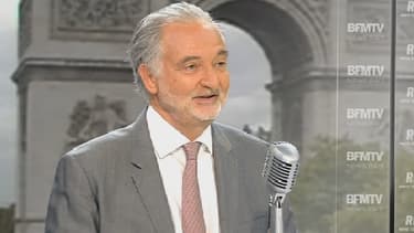 Jacques Attali estime que la déflation crée un "moment absolument formidable et unique pour augmenter la TVA".