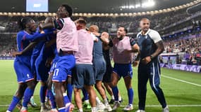 Thierry Henry et les Bleus après France-Argentine, aux Jeux olympiques de Paris, le 02/08/2024