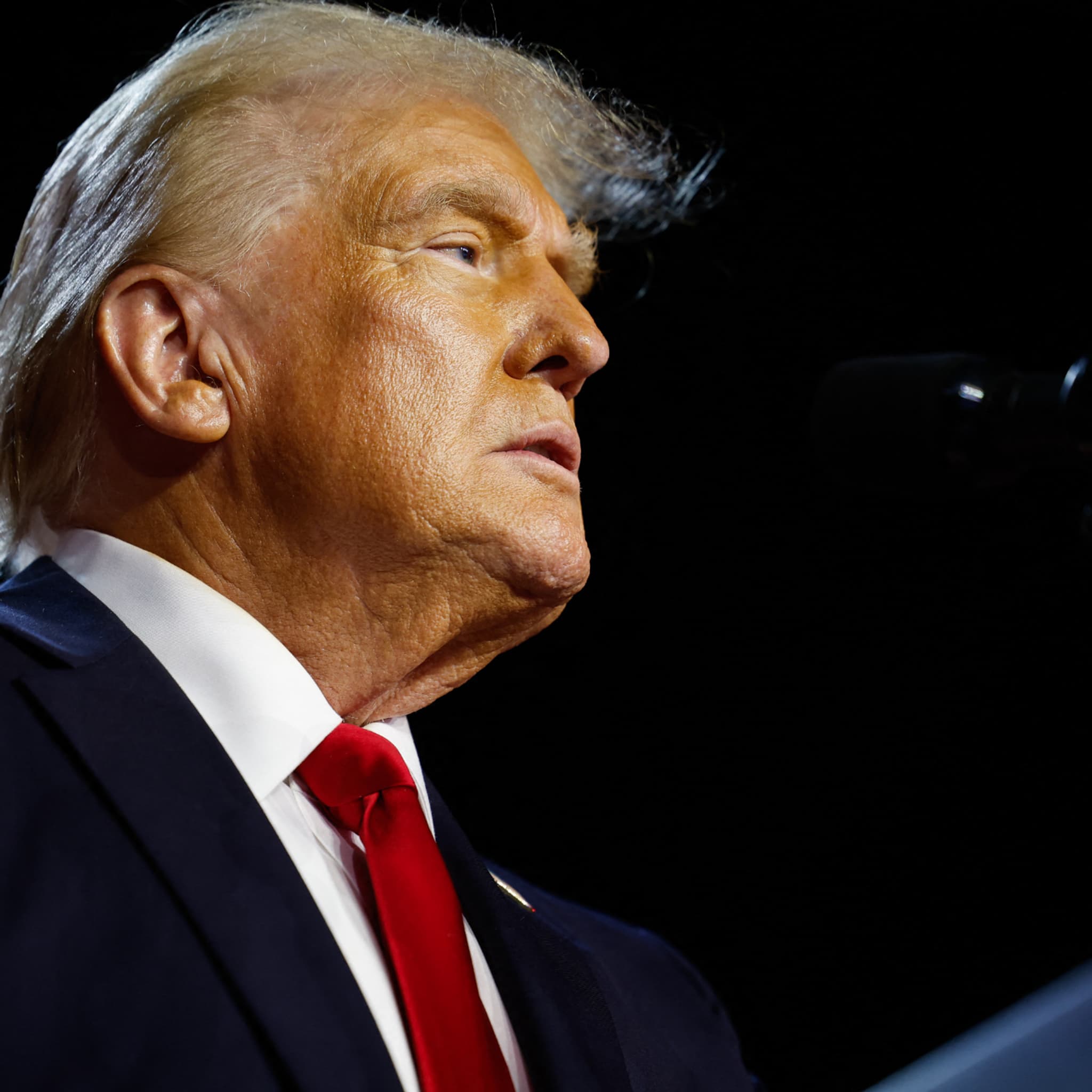 Donald Trump lance sa propre cryptomonnaie, la valorisation bondit à  plusieurs milliards