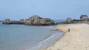 La plage de Trégastel, le 9 mars 2021