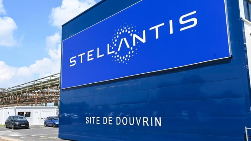 Stellantis suspend sa production en Russie