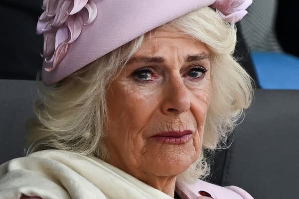 L'émotion de la reine Camilla lors des commémorations du Débarquement allié en Normandie le 5 juin 2024 Portsmouth, dans le sud de l'Angleterre.