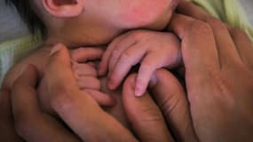 Environ 150 bébés naîtraient avec des malformations aux bras chaque année en France. Photo d'illustration