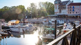 La marina de Cergy, créée à la fin des années 80, dispose de 60 anneaux pour accueillir des bateaux. 