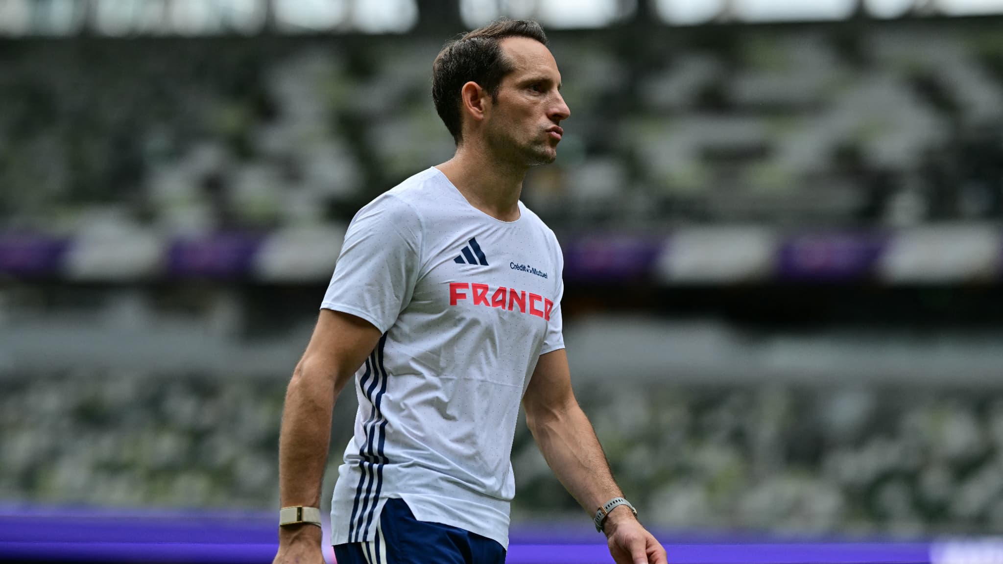 "SUR MON LIT D’HÔPITAL, J’AVAIS TOKYO DANS UN COIN DE MA TÊTE": LES OBJECTIFS DE LAVILLENIE POUR LES MONDIAUX D'ATHLÉTISME