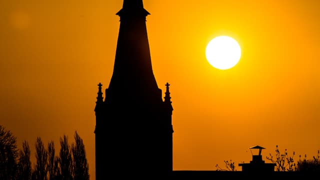 Le clocher d'une église - Image d'illustration