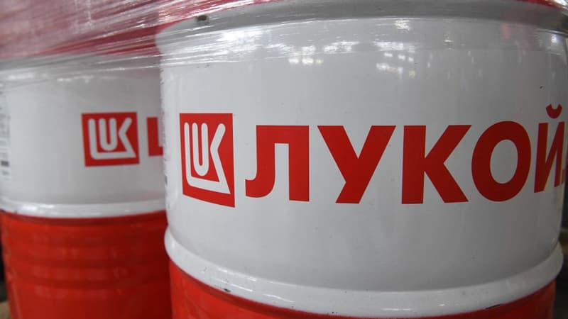 En situation de quasi-monopole en Bulgarie, le pétrolier russe Lukoil dénonce "l'expropriation" par Sofia qui craint des sanctions américaines