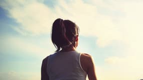 La méditation apporte de nombreux bienfaits, notamment un stress moins important.