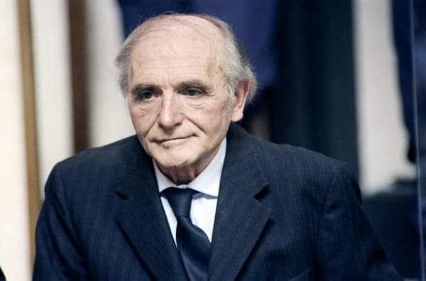 Klaus Barbie, surnommé le "boucher de Lyon", lors de son procès à Lyon en 1987. Klaus Barbie, surnommé le "boucher de Lyon", lors de son procès à Lyon en 1987.