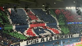 Le tifo en tribune Auteuil, au Parc des Princes le 14 février 2024.