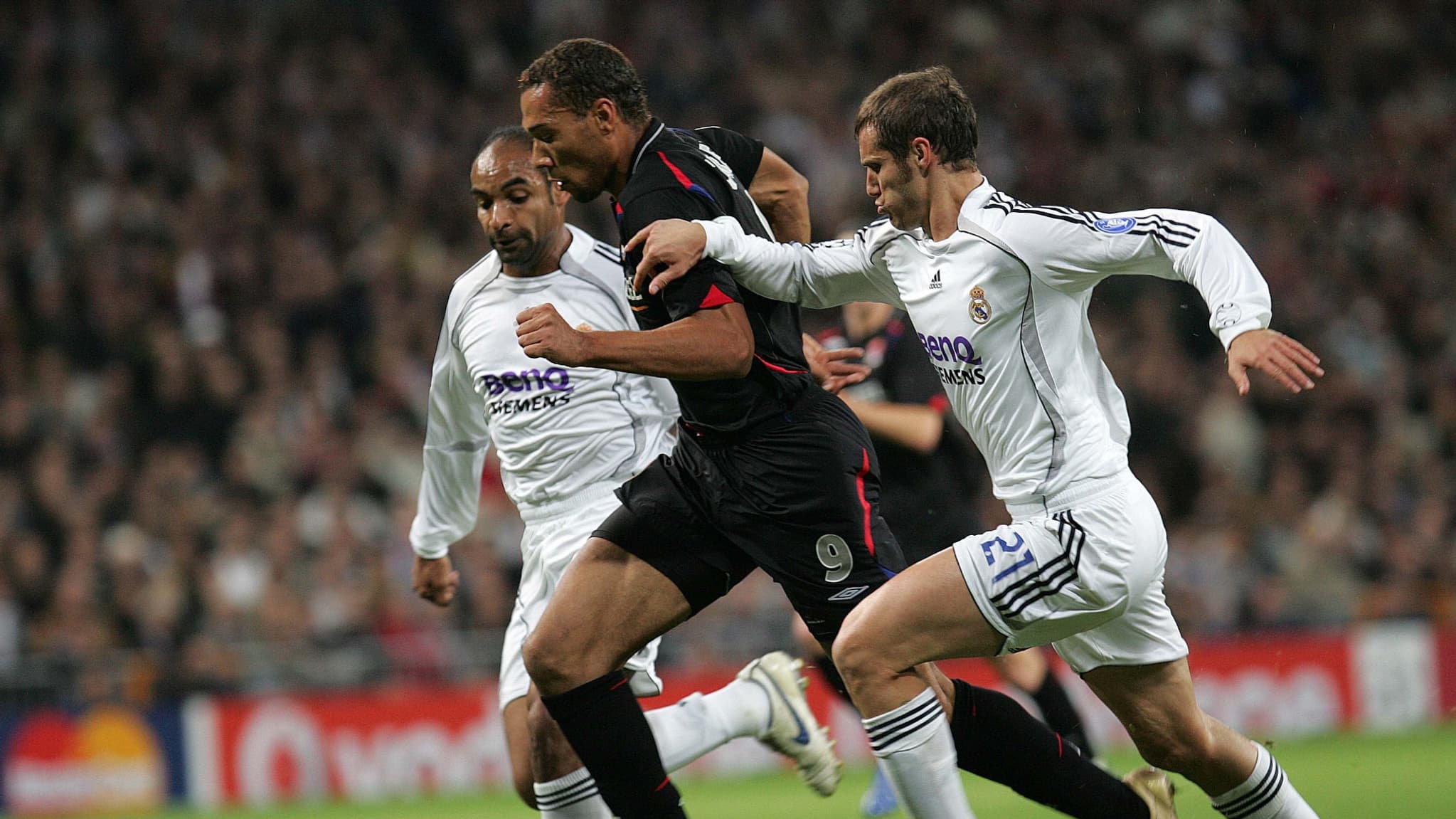 OL : John Carew face au Real Madrid en 2006 OL : John Carew face au Real Madrid en 2006