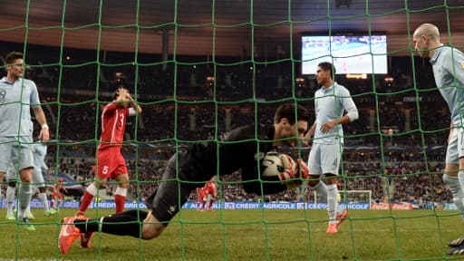 Hugo Lloris, le gardien de but français, en plein arrêt vendredi face à la Géorgie.