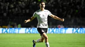 Gabriel Moscardo, milieu de terrain de Corinthians, le 28 novembre 2023
