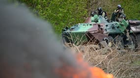 Des blindés des forces spéciales ukrainiennes à Slaviansk, dans l'Est de l'Ukraine, le 24 avril.