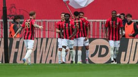 Les joueurs de Nice fêtent le deuxième but de leur équipe à l'Allianz Riviera, 20 avril 2025