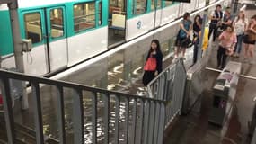 La station Porte de Versailles inondée dimanche soir.