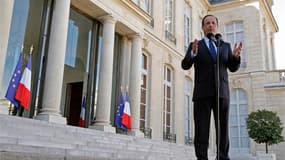 François Hollande dans la cour de l'Elysée.