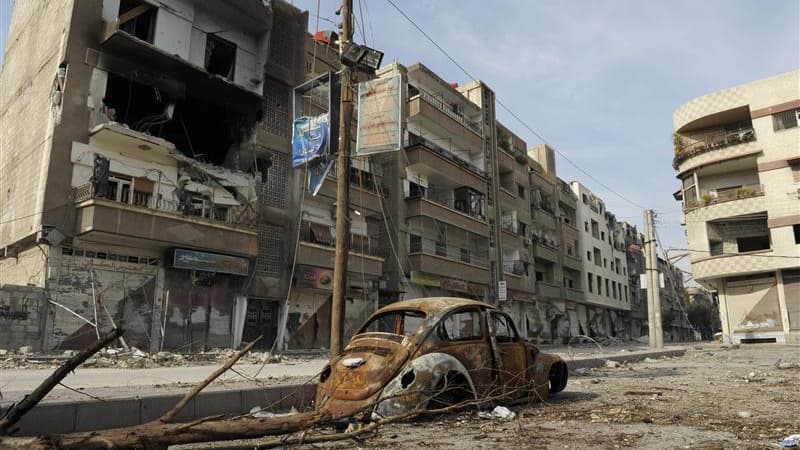 A Daraya, dans la banlieue de Damas. Du centre de Damas, les Syriens peuvent désormais voir des nuages de fumée s'élever au-dessus de leurs têtes et ressentir les secousses provoquées par les explosions en provenance d'une ligne de front toujours plus pro