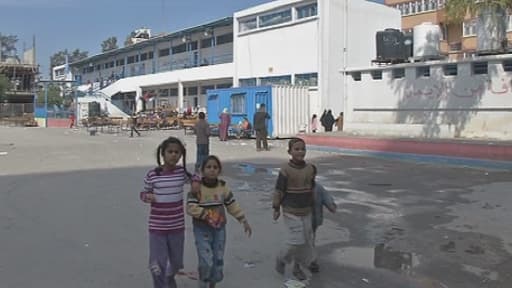 Enfants palestiniens réfugiés dans une école maternelle de Gaza