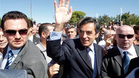 Lors de la fête départementale de l'UMP des Bouches-du-Rhône, samedi en Camargue, le Premier ministre François Fillon s'en est vivement pris aux socialistes qui ont promis de revenir sur la réforme des retraites si la gauche l'emporte en 2012. "J'invite t