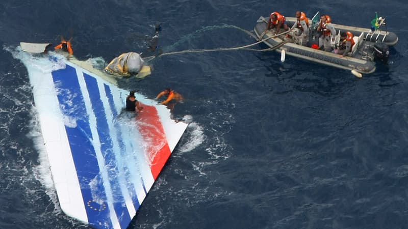 Un débris du Rio-Paris, retrouvé dans l'Atlantique au mois de juin 2009.