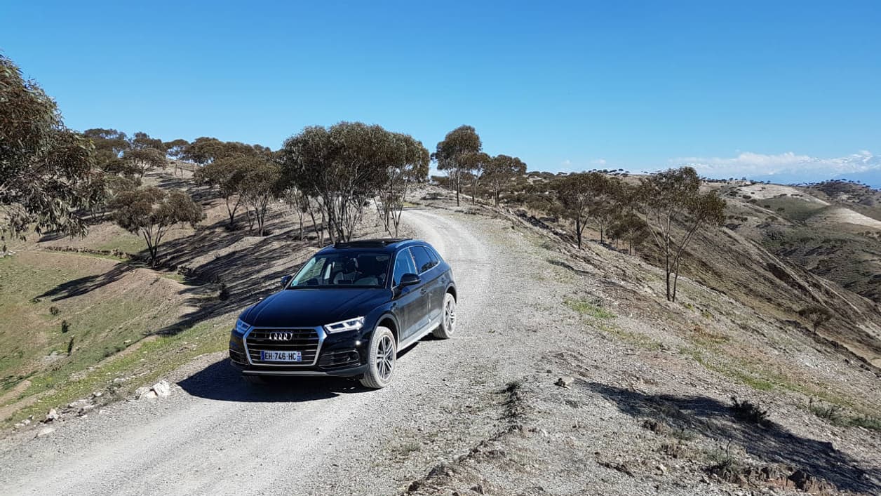 Dans cette région, les paysages changent rapidement. De vertes plaines à des régions plus arides et désertique. Dans cette région, les paysages changent rapidement. De vertes plaines à des régions plus arides et désertique.