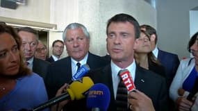 "Ce n’est pas ma présence qui symbolise ou non un territoire de non-droit", dit Valls à Marseille