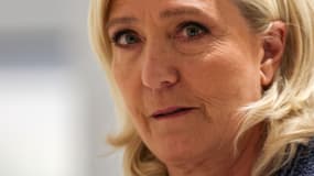 La présidente du groupe parlementaire du Rassemblement national (RN), parti d'extrême droite, Marine Le Pen, à son arrivée au palais de justice de Paris, le 31 mars 2025.