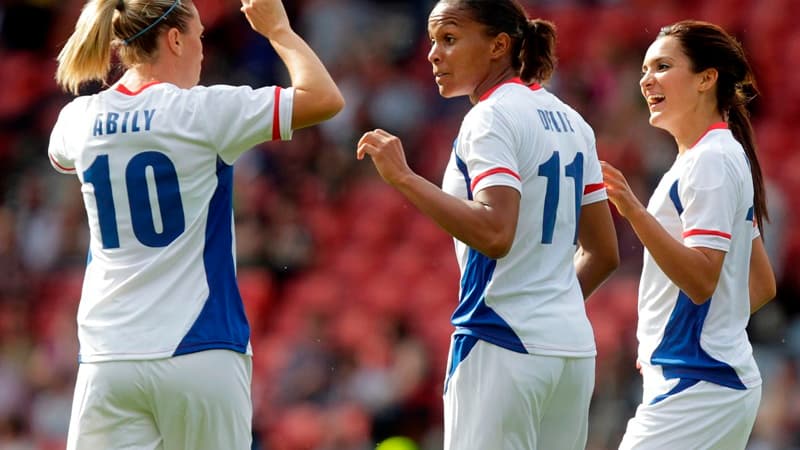 Camille Abily, Marie-Laure Delie et Louisa Necib
