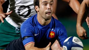 Morgan Parra aura la lourde tache de de jouer face à Dan Carter contre la Nouvelle-Zélande
