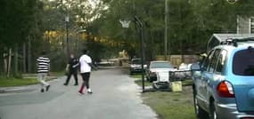 La réaction d’un policier appelé pour des enfants qui jouent au basket bruyamment 