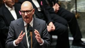 Le ministre de l’Économie et des Finances, Roland Lescure, s’exprime lors d’une séance de questions au gouvernement à l’Assemblée nationale, le 15 octobre 2025 (photo d'illustration).