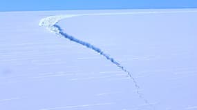 Une des ruptures dans la barrière de glace d'Amery dans la partie est de l'Antarctique