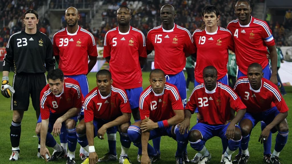 Les Bleus en rouge face à l'Espagne en 2008