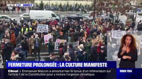 Confinement: le monde de la culture manifeste à Paris