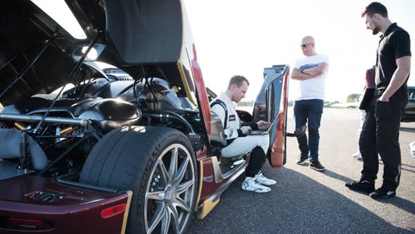 C'est une Agera RS qui a accompli cette performance sous le regard bienveillant de Christian von Koenigsegg.