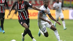 Almamy Touré (Eintracht Francfort) et Kévin Zohi (Strasbourg).