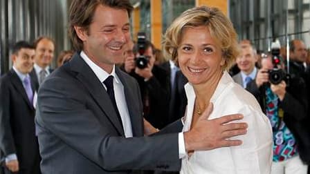François Baroin, qui succède à Christine Lagarde à la tête du ministère de l'Economie et des Finances, et Valérie Pécresse, qui récupère le porte-feuille du Budget, se sont installés jeudi dans leurs nouvelles fonctions à Bercy en s'inscrivant sous le sig