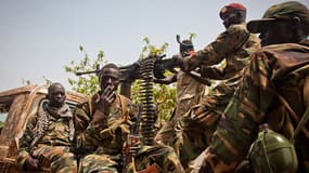 Soldats de l'armée sud-soudanaise à Rubkona au Soudan du Sud le 20 avril 2012