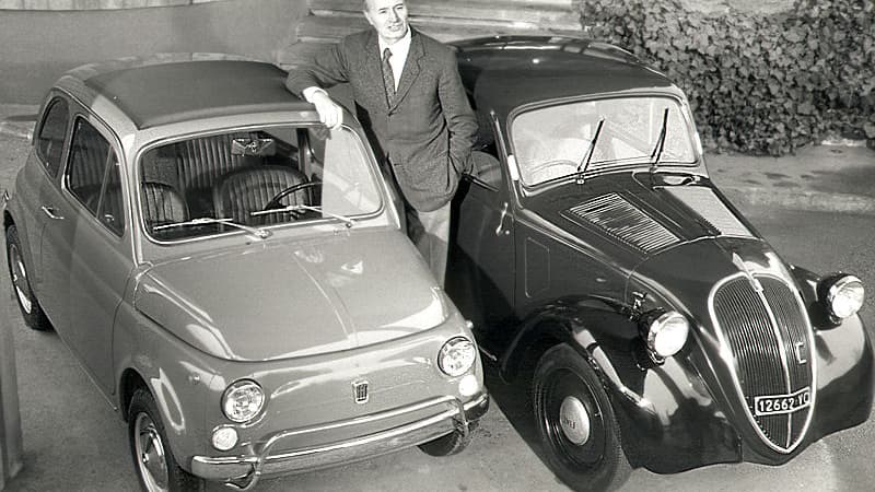 Dante Giacosa, aux côtés de la première 500 "Topolino" et de la "Nuova 500". Dante Giacosa, aux côtés de la première 500 "Topolino" et de la "Nuova 500".