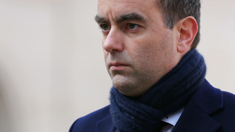 Sébastien Lecornu, le 27 février 2024 aux Invalides, à Paris