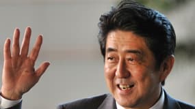 Le nouveau Premier ministre japonais entend imprimer encore plus de monnaie et donner des aides directes aux entreprises du pays